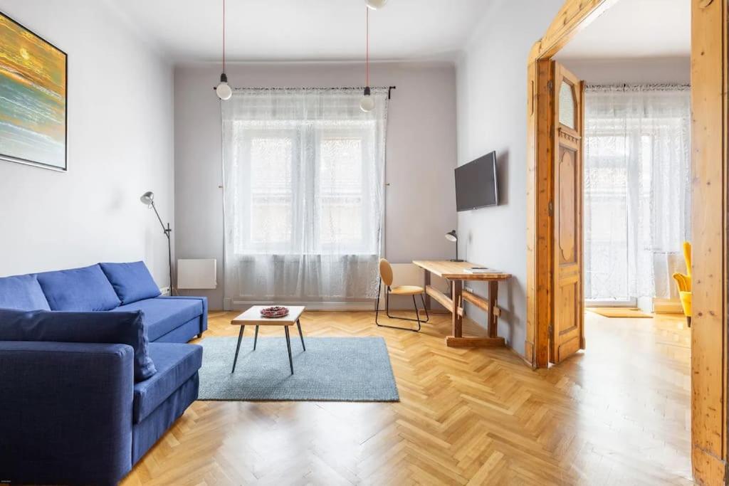 Elegant And Modern In The City Centre Будапеща Екстериор снимка