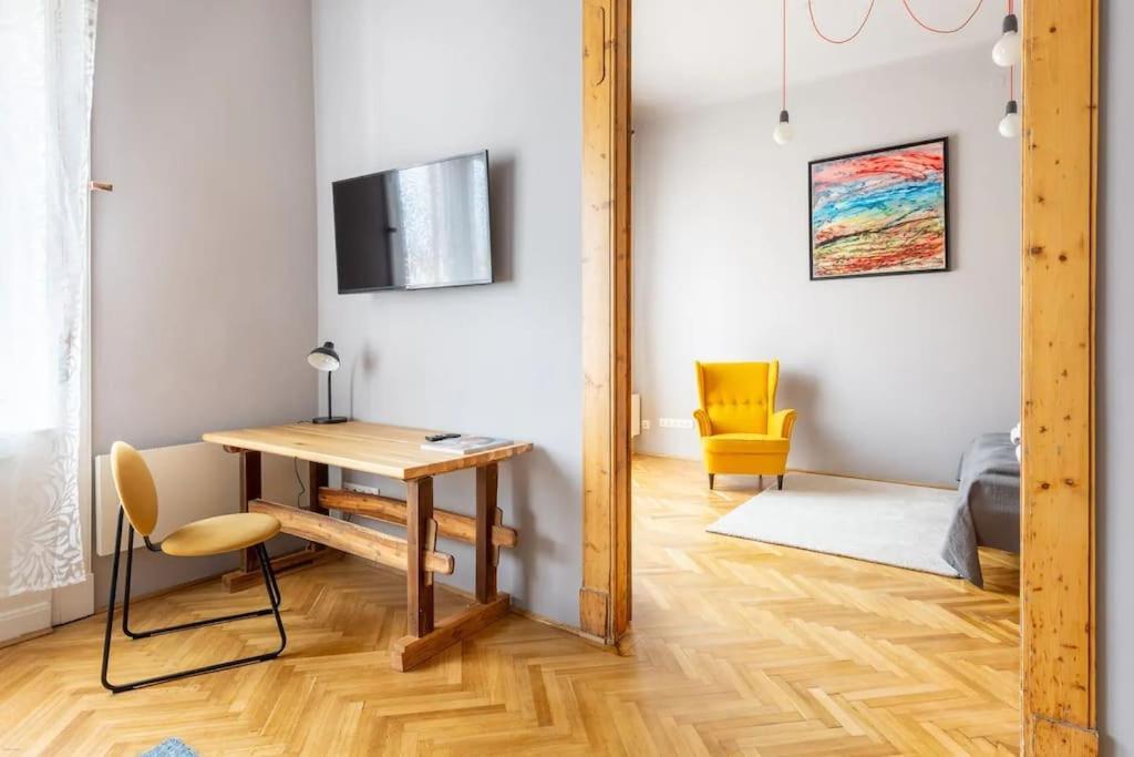 Elegant And Modern In The City Centre Будапеща Екстериор снимка
